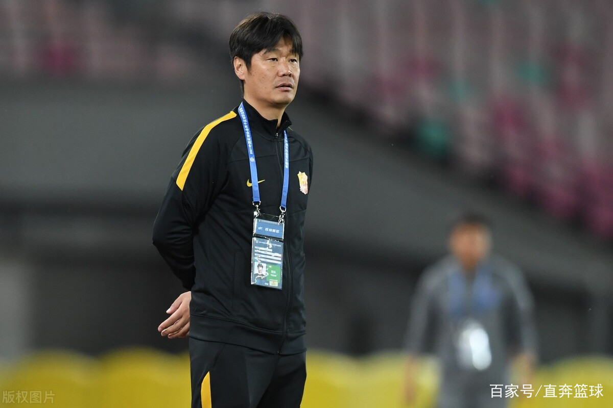 阿曼中场球员在欧洲赛场上贡献精彩助攻