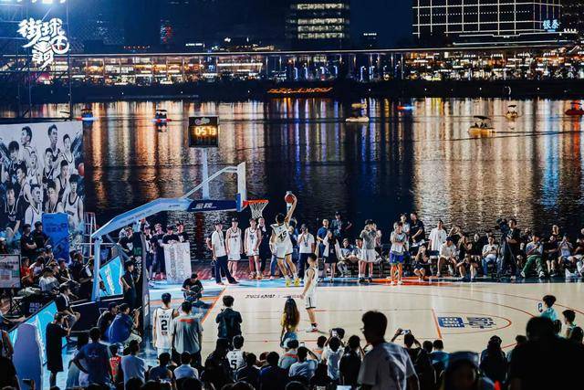 包含NBA全明星周末抢眼表现，球迷狂欢气氛高涨的词条
